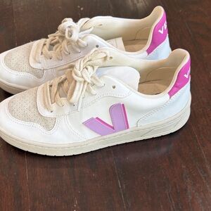 Veja Women's White and Pink Sneakers